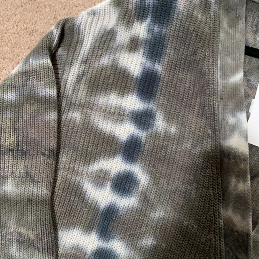 NEW Young Fabulous & Broke Indie Distressed Cardigan Sweater in Rare Camo Wash L - Picture 4 of 8